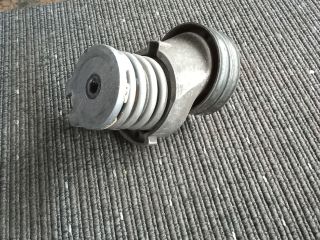 bontott VW TIGUAN Szíjfeszítő Görgő