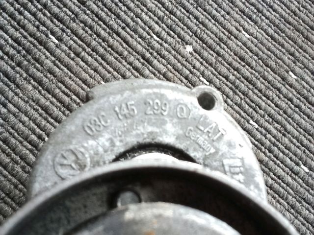 bontott VW TIGUAN Szíjfeszítő Görgő