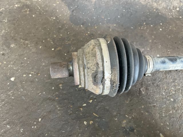 bontott VW TIGUAN Bal Féltengely