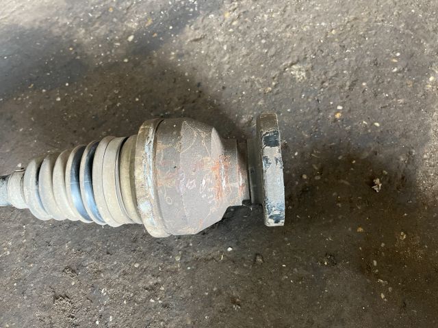 bontott VW TIGUAN Bal Féltengely