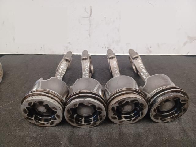 bontott VW TIGUAN Dugattyú