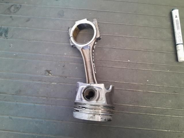 bontott VW TIGUAN Dugattyú