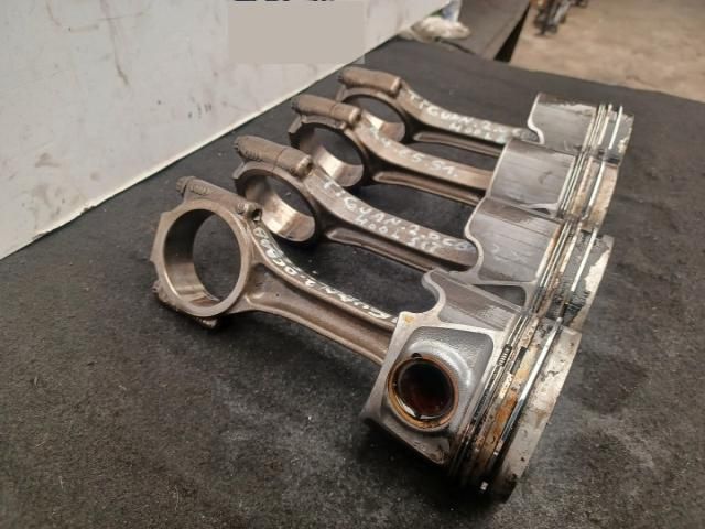 bontott VW TIGUAN Dugattyú