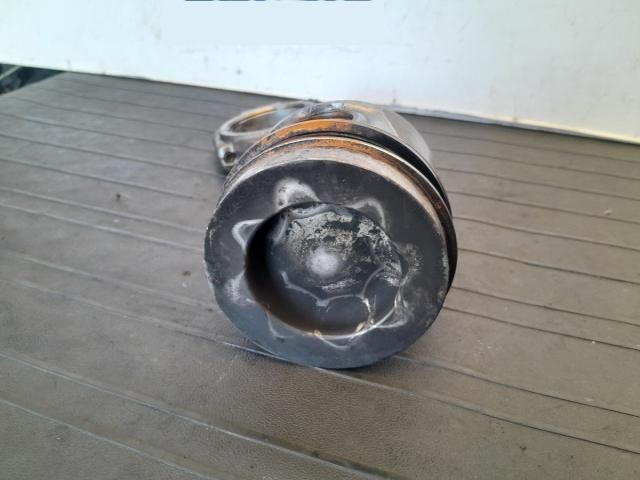 bontott VW TIGUAN Dugattyú