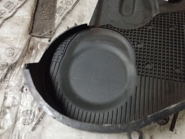 bontott VW TIGUAN Első Felső Vezérlés Burkolat