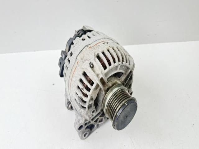 bontott VW TIGUAN Generátor