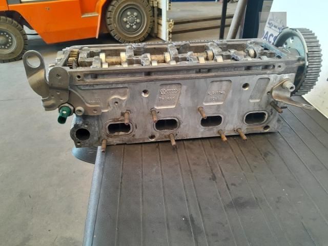 bontott VW TIGUAN Hengerfej