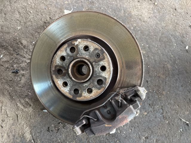 bontott VW TIGUAN Jobb első Csonkállvány Kerékaggyal