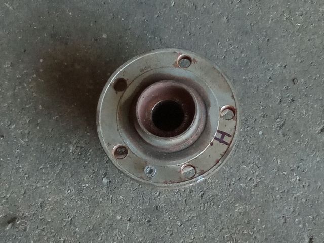 bontott VW TIGUAN Jobb hátsó Kerékagy