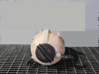 bontott VW TIGUAN Kiegyenlítő Tartály