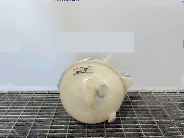 bontott VW TIGUAN Kiegyenlítő Tartály