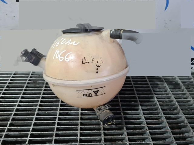 bontott VW TIGUAN Kiegyenlítő Tartály