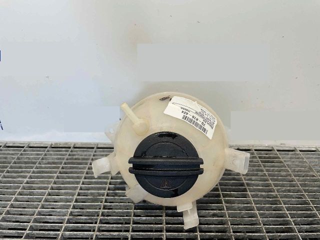 bontott VW TIGUAN Kiegyenlítő Tartály