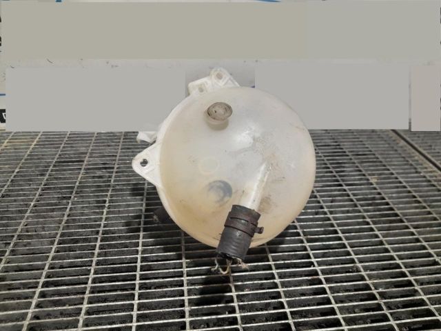 bontott VW TIGUAN Kiegyenlítő Tartály