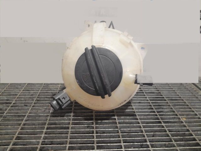 bontott VW TIGUAN Kiegyenlítő Tartály