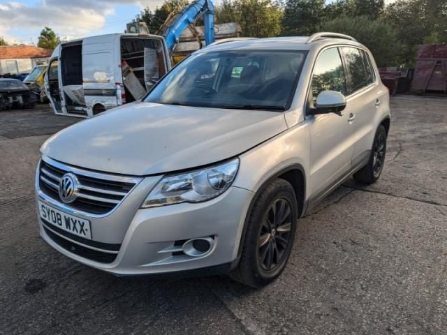 bontott VW TIGUAN Légbeömlő Cső