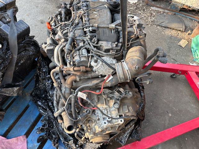 bontott VW TIGUAN Motor (Fűzött blokk hengerfejjel)