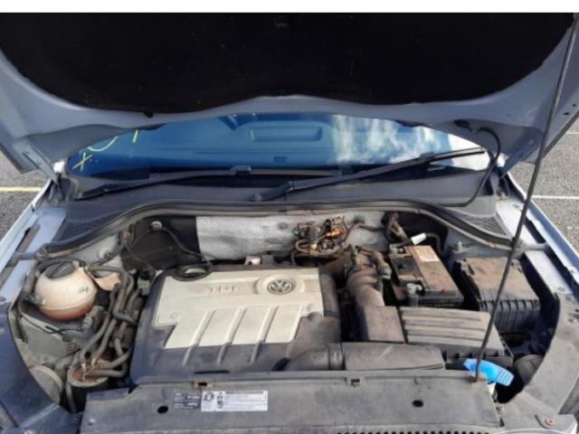 bontott VW TIGUAN Motor (Fűzött blokk hengerfejjel)