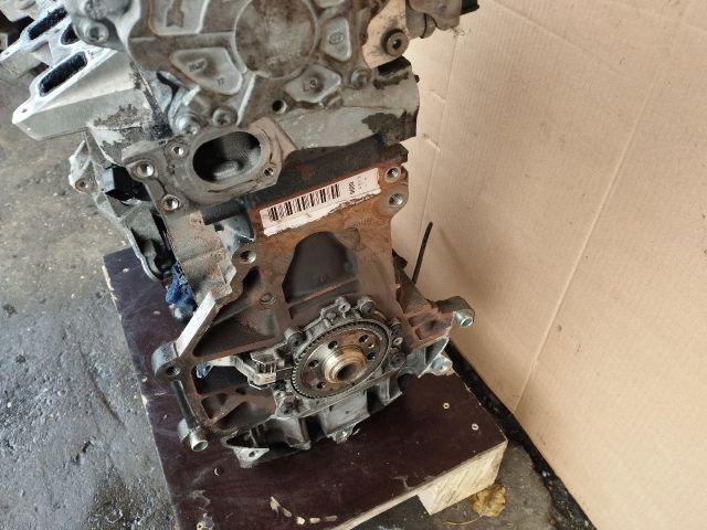 bontott VW TIGUAN Motor (Fűzött blokk hengerfejjel)