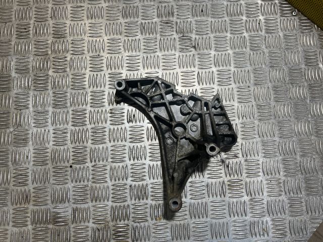 bontott VW TIGUAN Motor Tartó Bak Jobb