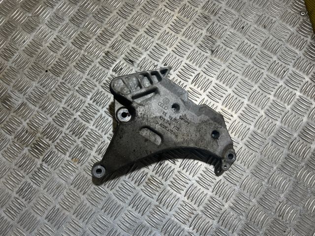 bontott VW TIGUAN Motor Tartó Bak Jobb