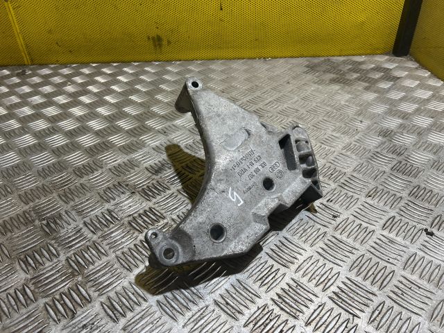 bontott VW TIGUAN Motor Tartó Bak Jobb