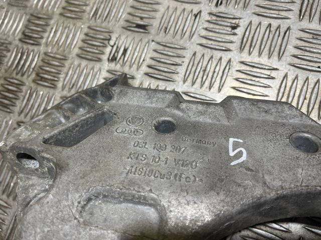 bontott VW TIGUAN Motor Tartó Bak Jobb