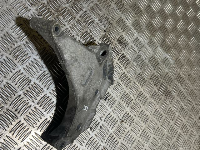 bontott VW TIGUAN Motor Tartó Bak Jobb