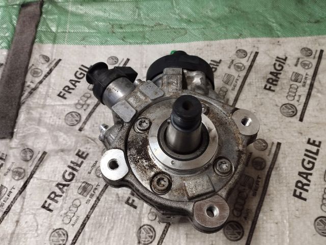 bontott VW TIGUAN Nagynyomású Szivattyú