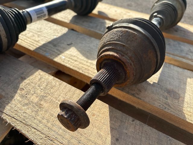 bontott VW TIGUAN Bal Féltengely