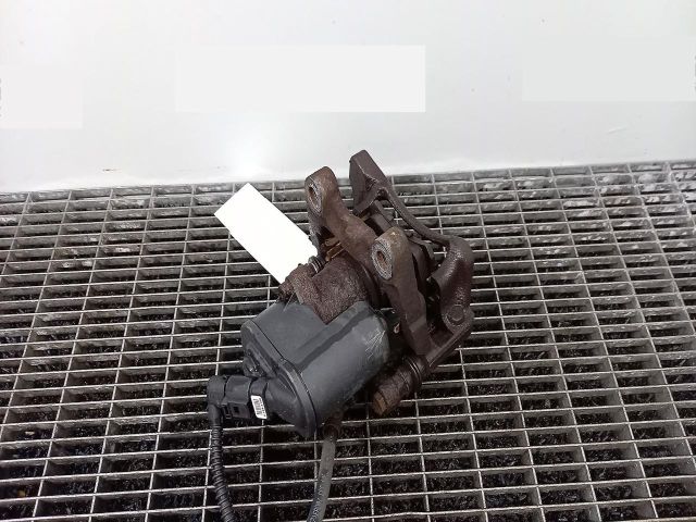 bontott VW TIGUAN Bal hátsó Féknyereg Munkahengerrel