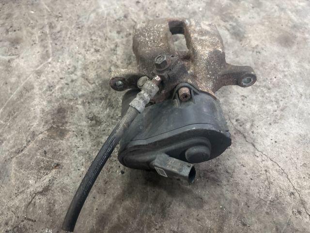 bontott VW TIGUAN Bal hátsó Féknyereg Munkahengerrel