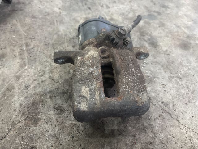 bontott VW TIGUAN Bal hátsó Féknyereg Munkahengerrel