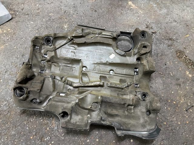 bontott VW TIGUAN Felső Motorburkolat