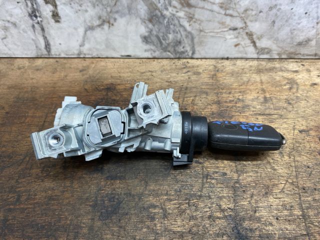 bontott VW TIGUAN Gyújtáskapcsoló Házzal