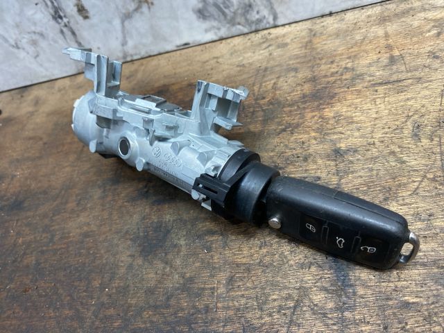 bontott VW TIGUAN Gyújtáskapcsoló Házzal