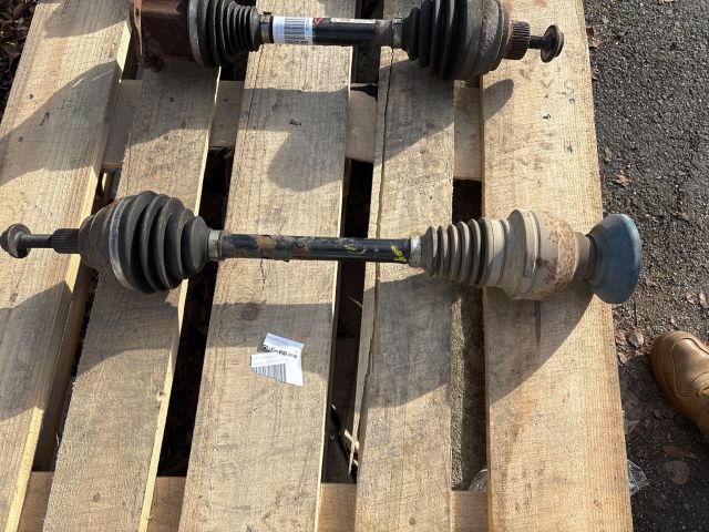 bontott VW TIGUAN Jobb Féltengely