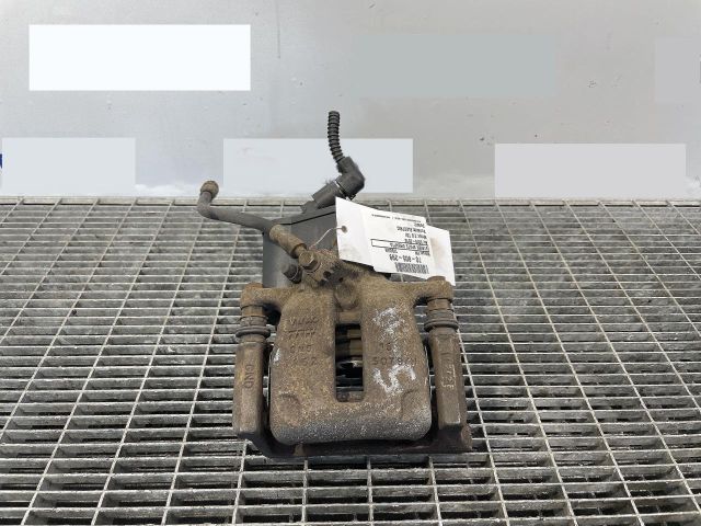 bontott VW TIGUAN Jobb hátsó Féknyereg Munkahengerrel