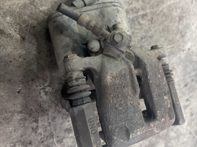 bontott VW TIGUAN Jobb hátsó Féknyereg Munkahengerrel