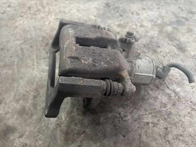 bontott VW TIGUAN Jobb hátsó Féknyereg Munkahengerrel