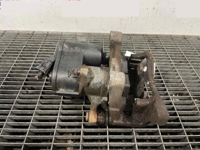 bontott VW TIGUAN Jobb hátsó Féknyereg Munkahengerrel