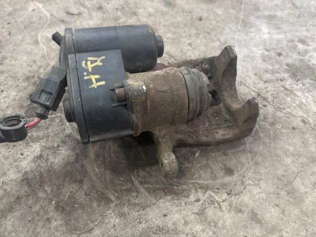 bontott VW TIGUAN Jobb hátsó Féknyereg Munkahengerrel