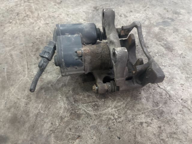 bontott VW TIGUAN Jobb hátsó Féknyereg Munkahengerrel