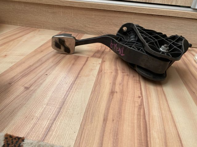 bontott VW TIGUAN Kuplung Pedál