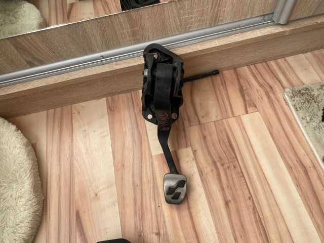 bontott VW TIGUAN Kuplung Pedál