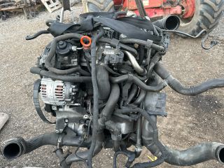 bontott VW TIGUAN Motor (Fűzött blokk hengerfejjel)