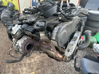 bontott VW TIGUAN Motor (Fűzött blokk hengerfejjel)