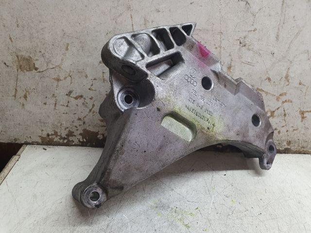 bontott VW TIGUAN Motor Tartó Bak (Fém)