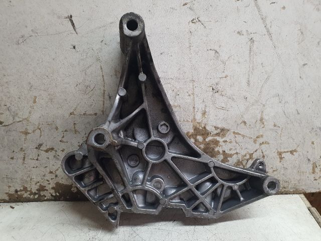 bontott VW TIGUAN Motor Tartó Bak (Fém)