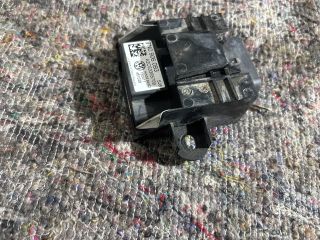 bontott VW TIGUAN Üzemanyag Szivattyú Relé